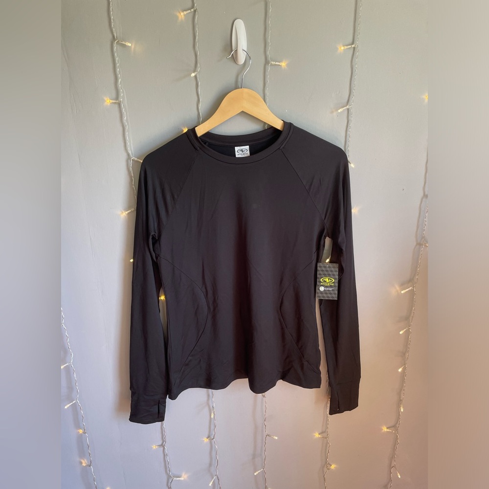 Women’s Medium Athletic Top